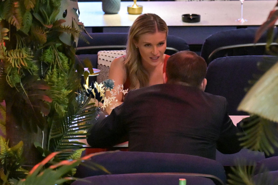 Joanna Krupa w objęciach Dominika Tarczyńskiego.