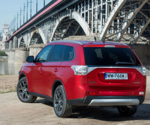 Mitsubishi Outlander 2014 - odświeżony SUV z Japonii już w salonach