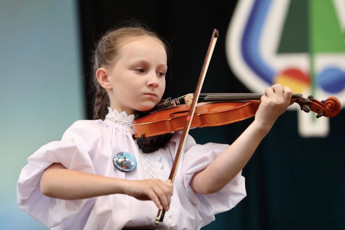 Rozpoczął się 60. jubileuszowy Tydzień Kultury Beskidzkiej. Przyjechało 20 zespołów z całego świata ZDJĘCIA, PROGRAM