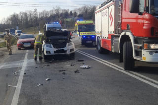 Wypadek na DK75: Zderzenie 3 aut, utrudnienia Brzesko-Nowy Sącz