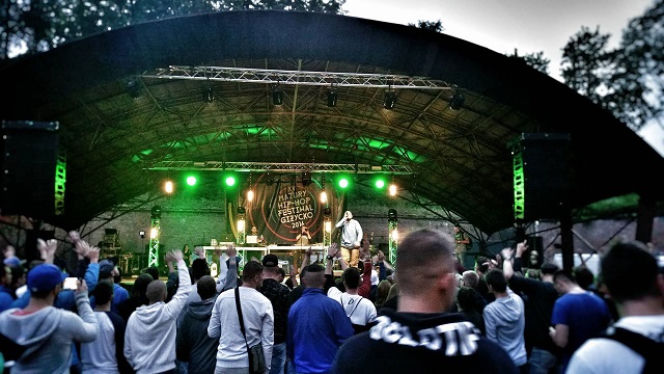 Mazury Hip-Hop Festiwal 2016 - dzień 2: Tede ze Złotą Felgą i szaleństwo publiczności