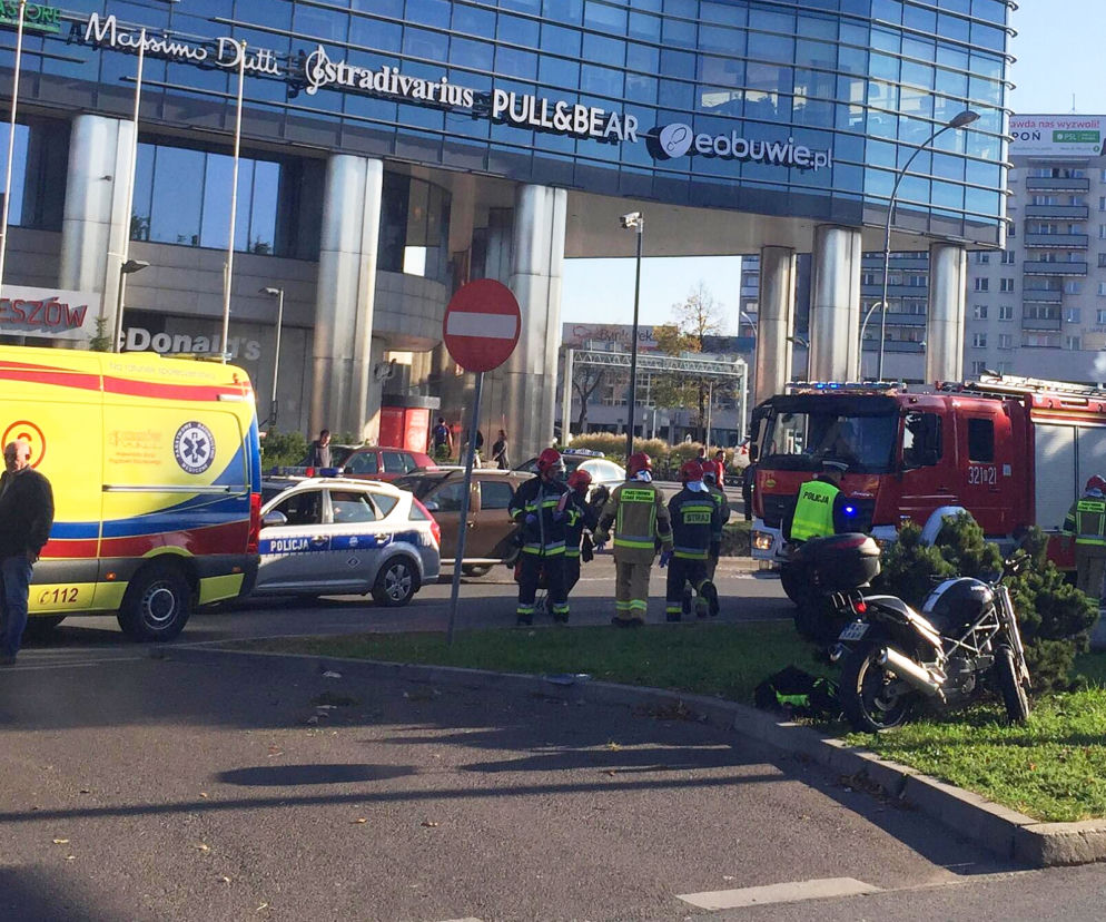 Wypadek motocyklisty przy Galerii Rzeszów