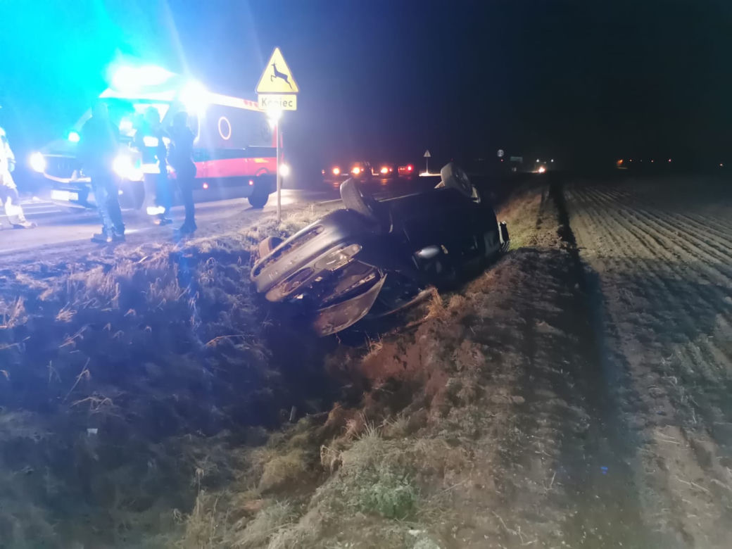 Nie dojechała do celu. Dachowanie na drodze Święciechowa-Gołanice