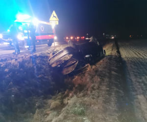Nie dojechała do celu. Dachowanie na drodze Święciechowa-Gołanice