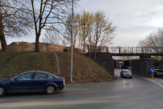 Budowa tunelu dla rowerzystów pod wiaduktem garwolińskim coraz bliżej