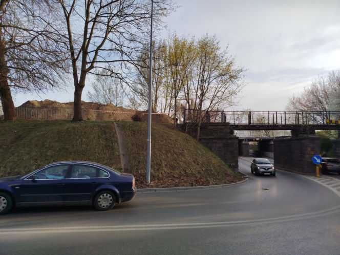 Budowa tunelu dla rowerzystów pod wiaduktem garwolińskim coraz bliżej