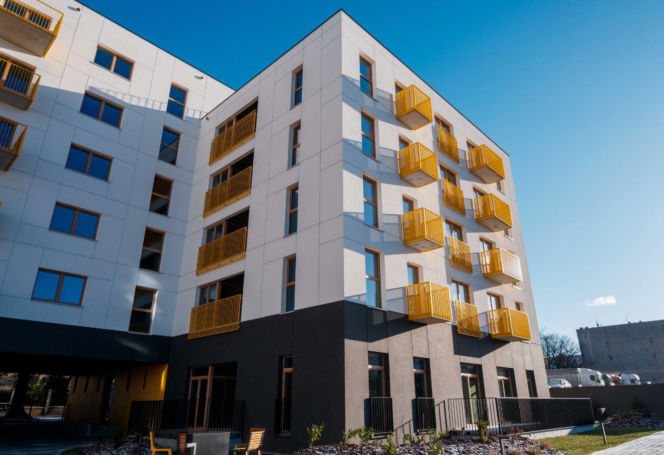 Uwagę zwracają dziś takie adresy jak ul. Dębowa 1 w Łodzi. To tam powstały Apartamenty Dębowa - inwestycja zlokalizowana w centrum Łodzi, w sąsiedztwie alei stuletnich dębów