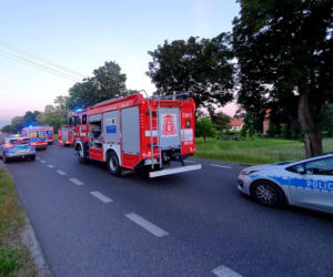 Kożuszki-Kolonia. Jeden 18-latek nie żyje, dwóch zostało rannych! ZDJĘCIA z koszmarnego wypadku bmw na DK nr 92