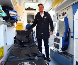Ambulans i środki medyczne jadą na Ukrainę. Tak pomaga Pomorze Zachodnie