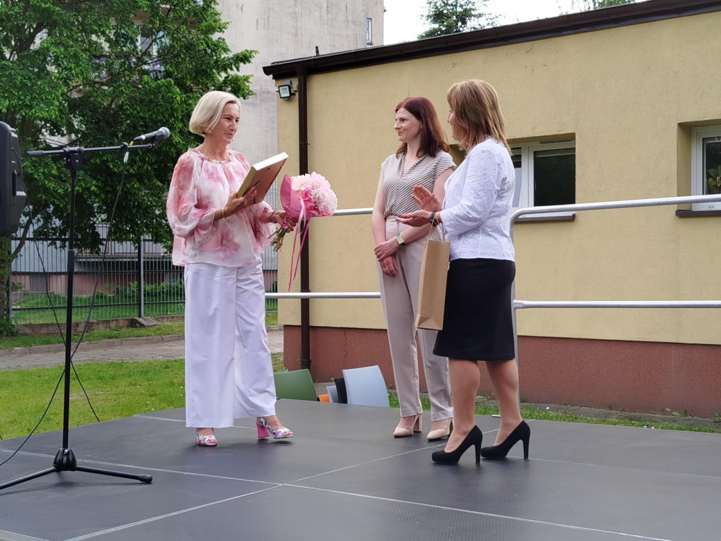 Przez lata ŚDS w Siedlcach działał w dwóch lokalizacjach, teraz już oficjalnie funkcjonuje w jednym miejscu, w budynkach dostosowanych do potrzeb osób z niepełnosprawnościami. 