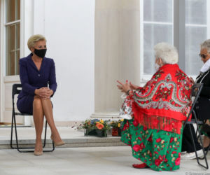 Agata Duda odsłoniła nogi