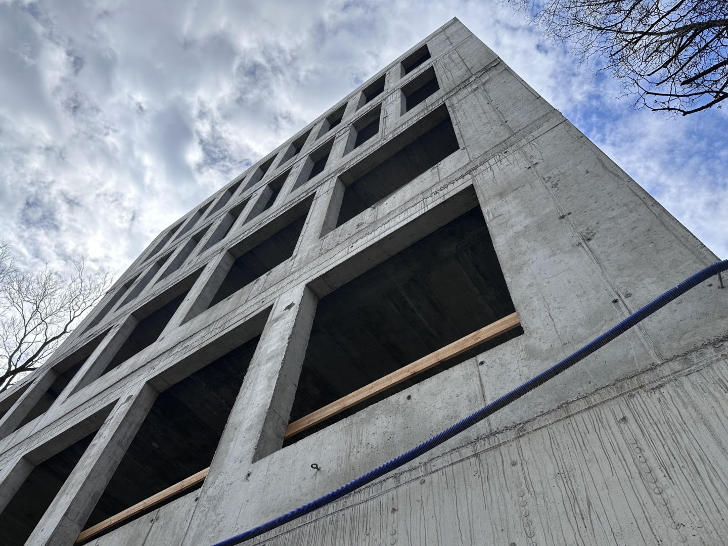 Plebania na zlikwidowanym cmentarzu Świętokrzyski w Warszawie