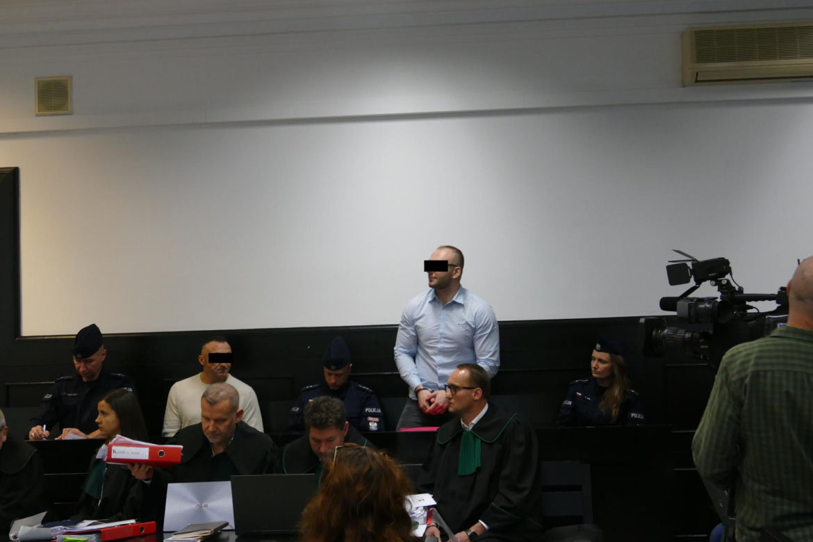 Sprawcy strzelaniny na myjni samochodowej stanęli przed sądem. Proces przybrał nieoczekiwany obrót
