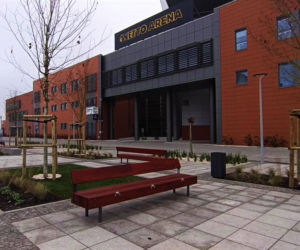 Plac przed Netto Areną po przebudowie