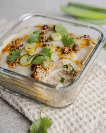 Dumpling lasagna (pierożki wonton bez lepienia) – soczysta jak pierogi, a robisz ją w jednej formie