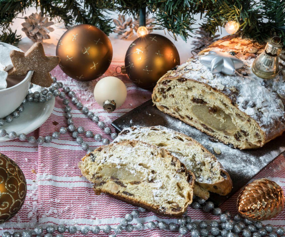 W Holandii na święta piecze się obłędny chlebek. W środku skrywa wyborną niespodziankę 