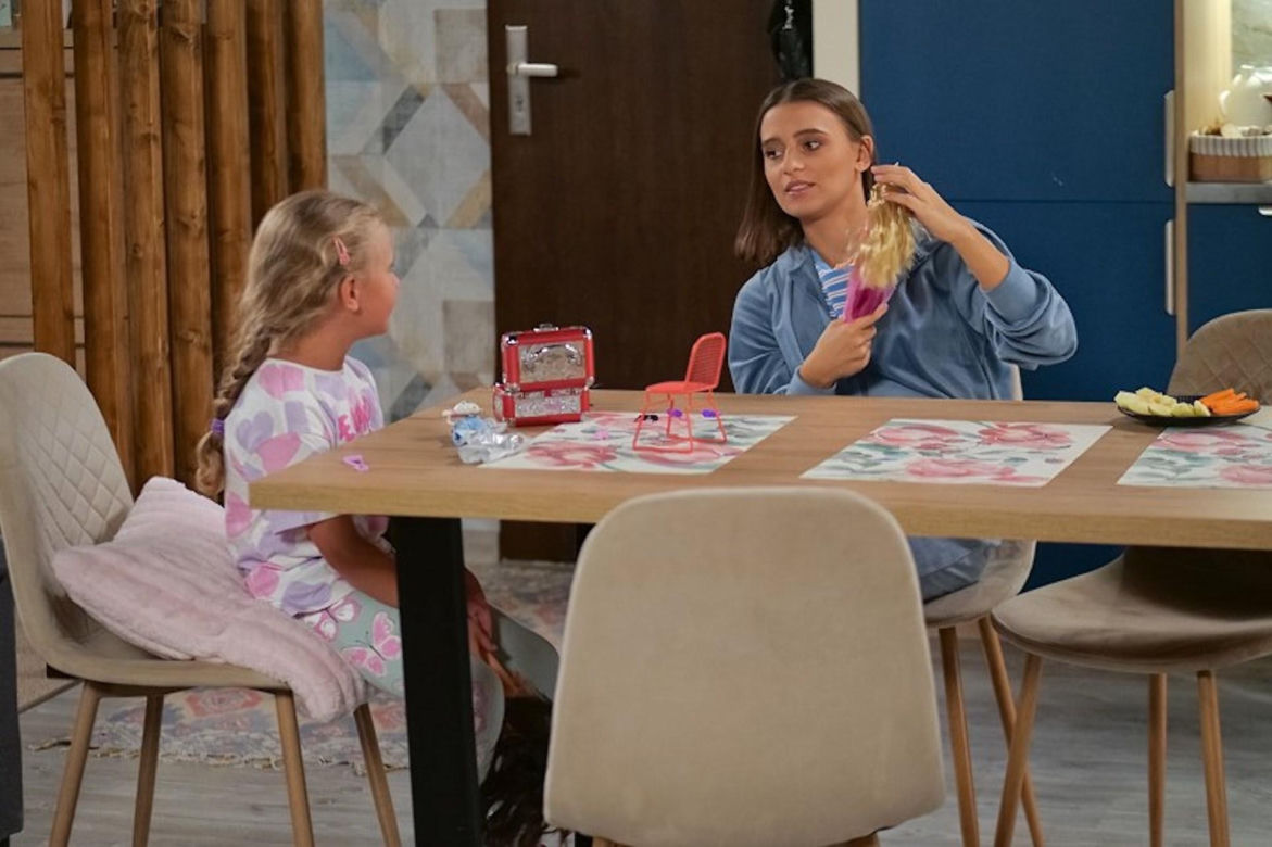Pierwsza miłość, odcinek 3940: Anka (Anna Pentz), Marlenka (Amelia i Emilia Baranowskie)