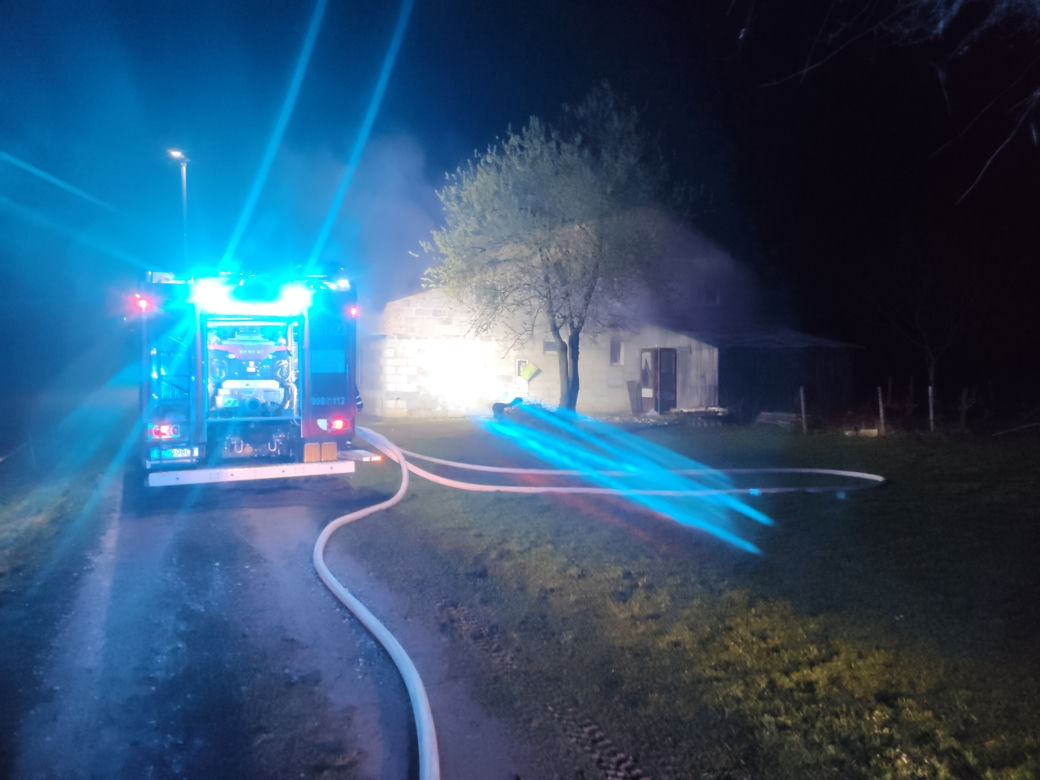 Koszmar w Kozłówku. W ogniu zginęła 30-letnia kobieta. Dwoje dzieci trafiło do szpitala