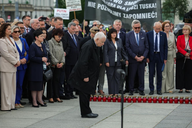 Obchody miesięcznicy smoleńskiej w Warszawie