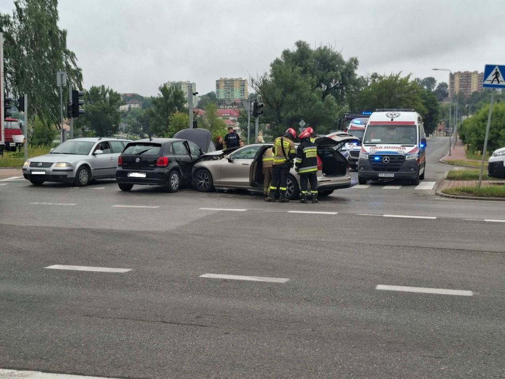Wypadek na skrzyżowaniu w Starachowicach
