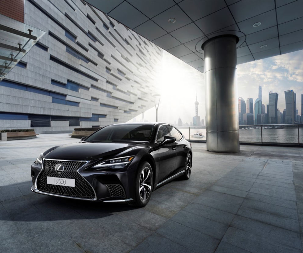 (2021) Lexus LS po liftingu