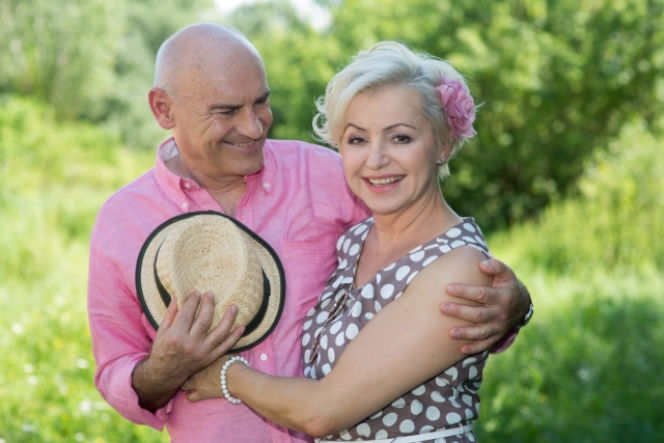 Na Wspólnej. Roman Hoffer (Waldemar Obłoza), Honorata (Aleksandra Konieczna)