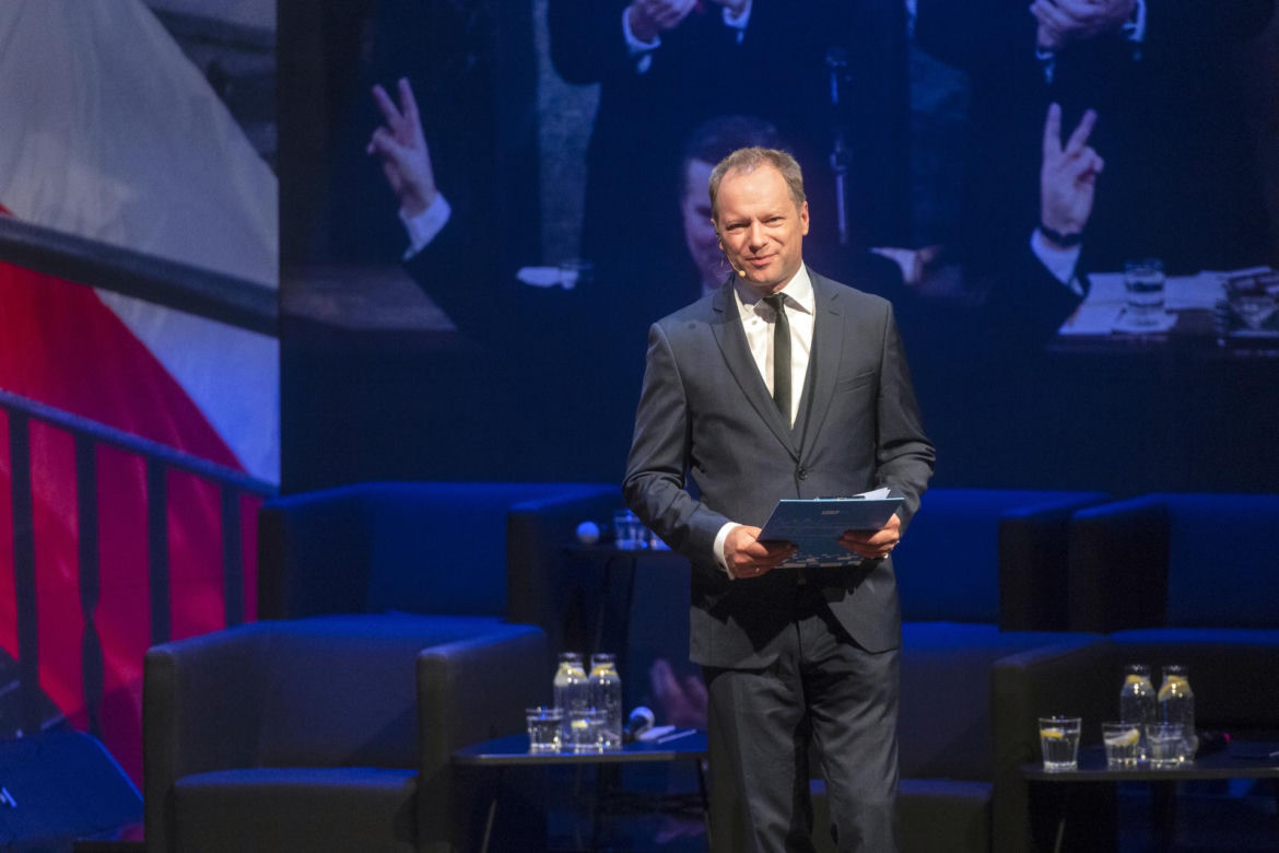 Taką relację z matką ma Maciej Stuhr. Prawda wyszła po latach