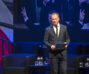 Taką relację z matką ma Maciej Stuhr. Prawda wyszła po latach