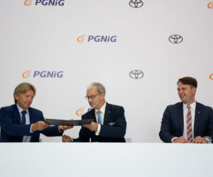 Toyota Motor Poland i PGNiG podpisały umowę. W Polsce powstanie pierwsza stacja tankowania wodorem.