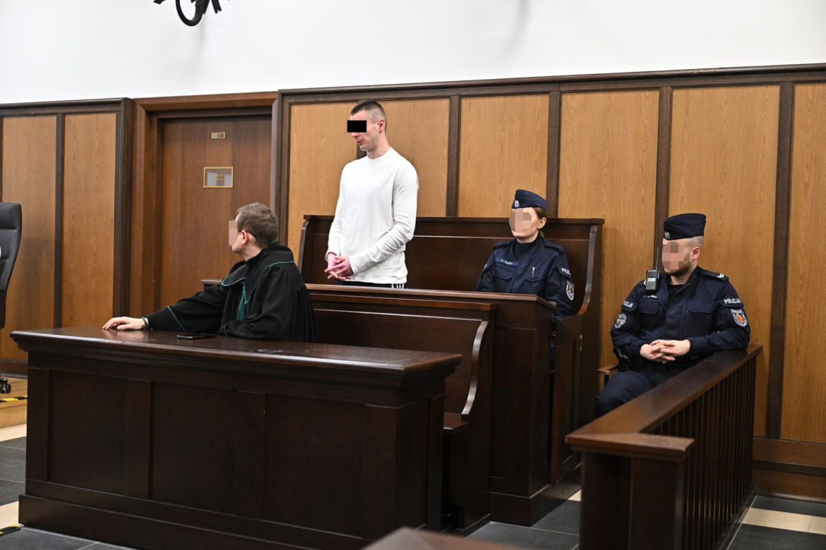 „Nie pamiętam czy dusiłem mamę i atakowałem ją nożem”. Zabił matkę, a potem babcię? Wstrząsające ustalenia