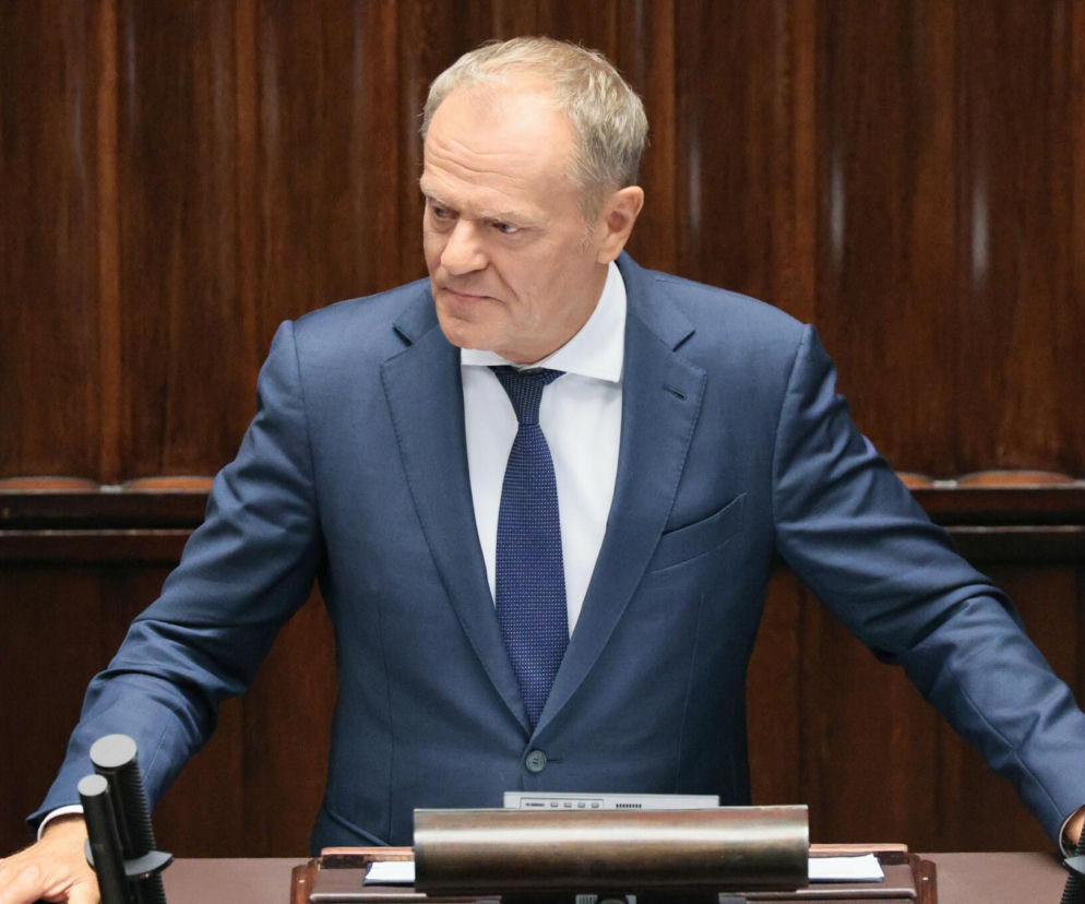 Premier Donald Tusk przemawia w Sejmie. O jego komentarzu do wyników wyborów w Niemczech przeczytasz na SE.