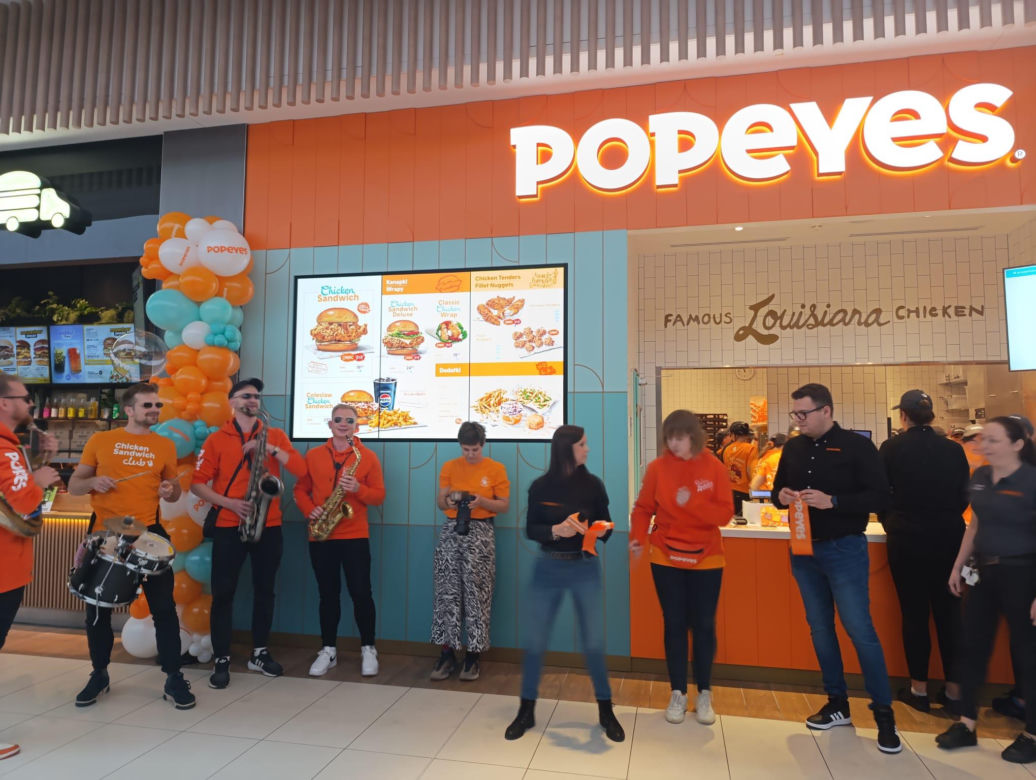 Kolejka czekała od 5 rano. Byliśmy na otwarciu Popeyes w Gdyni 