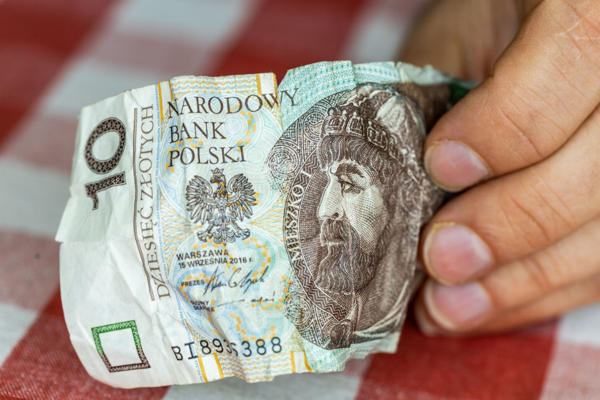 uszkodzone banknoty