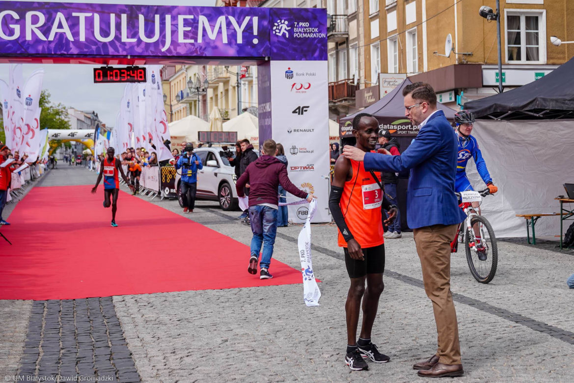 7. PKO Białystok Półmaraton. Tysiące biegaczy na ulicach Białegostoku [ZDJĘCIA]