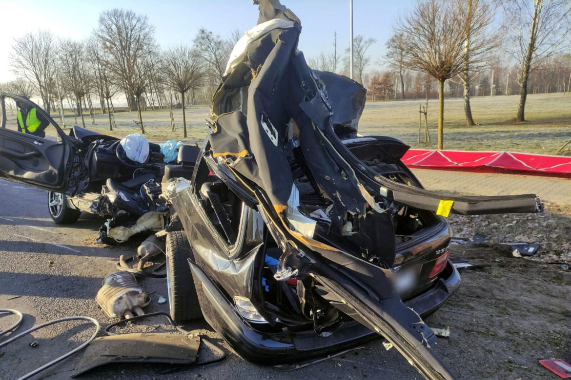 Tragiczny wypadek w Trzciance! Trzej młodzi mężczyżni zginęli na miejscu