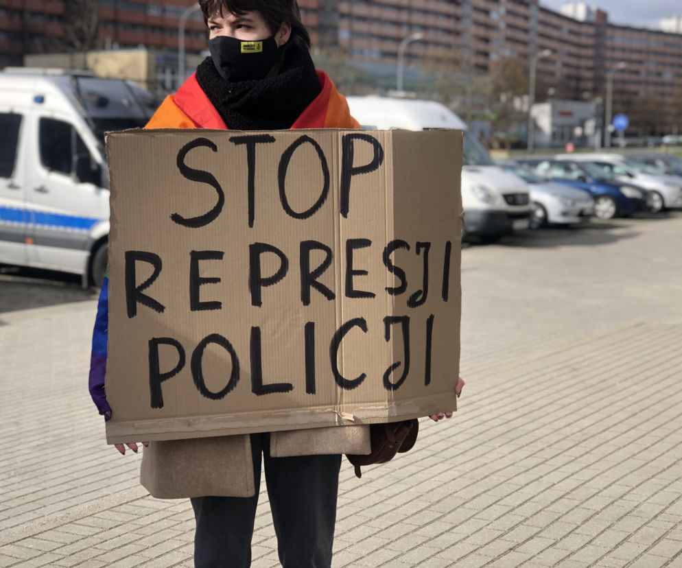 Stop represji policji. 