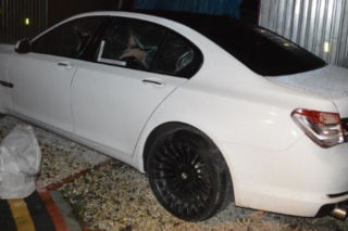 Atak zazdrości WYŁADOWAŁ na BMW. Auto należało jednak do kogoś innego [ZDJĘCIA]