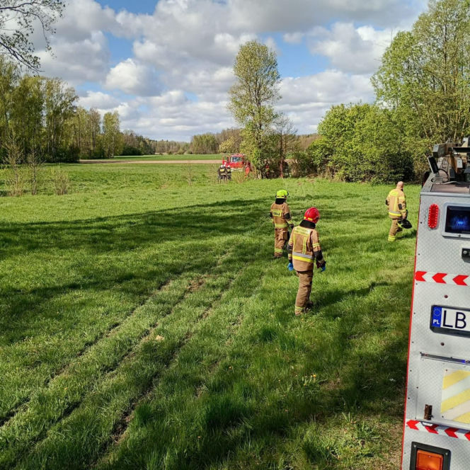 Dachowanie BMW w Mostowie w powiecie łosickim