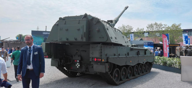 Panzerhaubitze 2000 (PzH 2000) niemiecka samobieżna haubicoarmata kalibru 155 mm