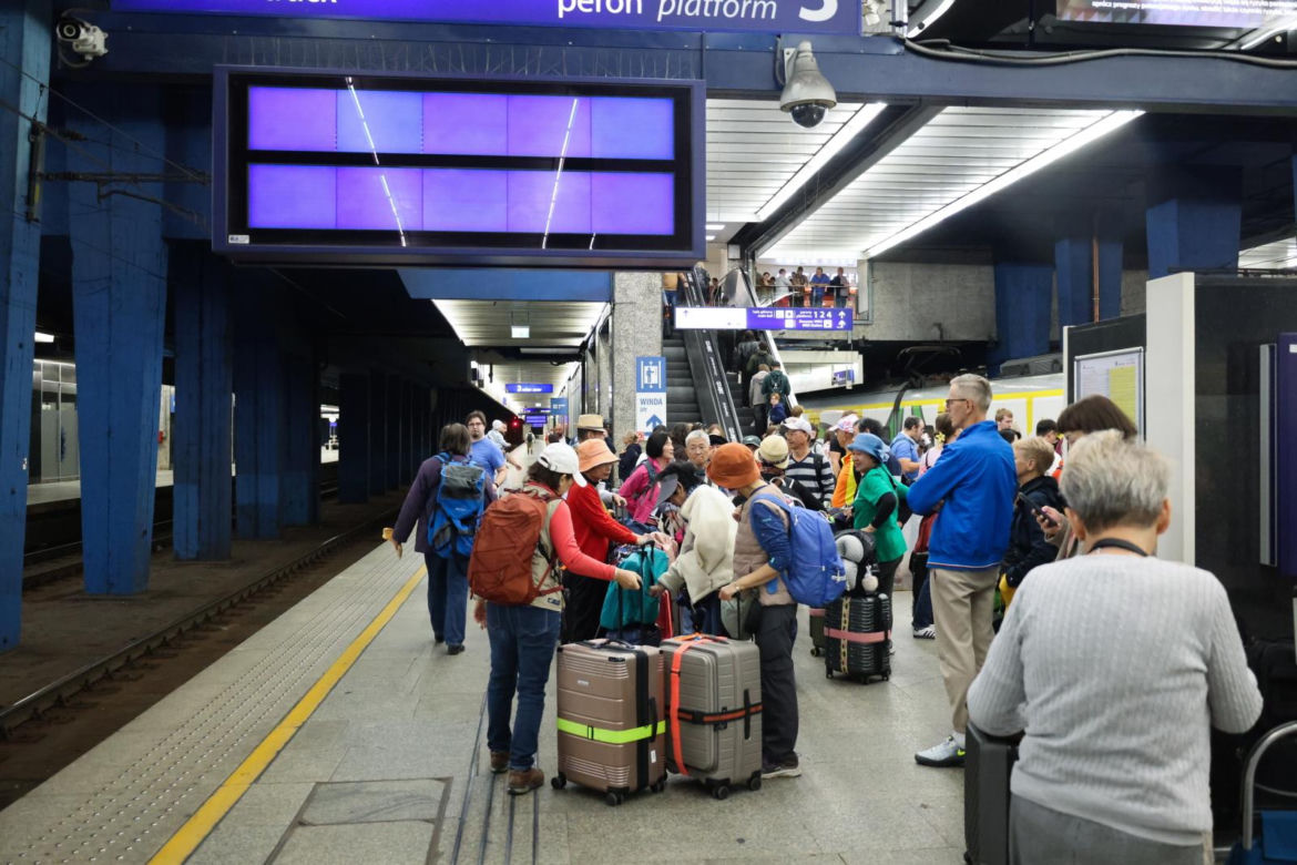 Protest maszynistów spowodował utrudnienia na kolei - Warszawa Centralna