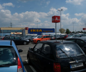 GIGANTYCZNE kolejki pod Ikeą w Katowicach [ZDJĘCIA]