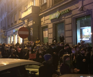 Protest kobiet w Katowicach. Tłumy strajkują przeciwko zakazowi aborcji