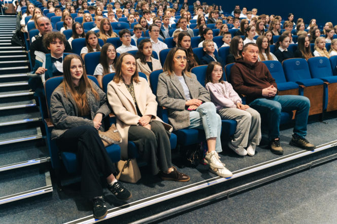 Najzdolniejsi uczniowie odebrali stypendia Prezydenta Miasta Siedlce