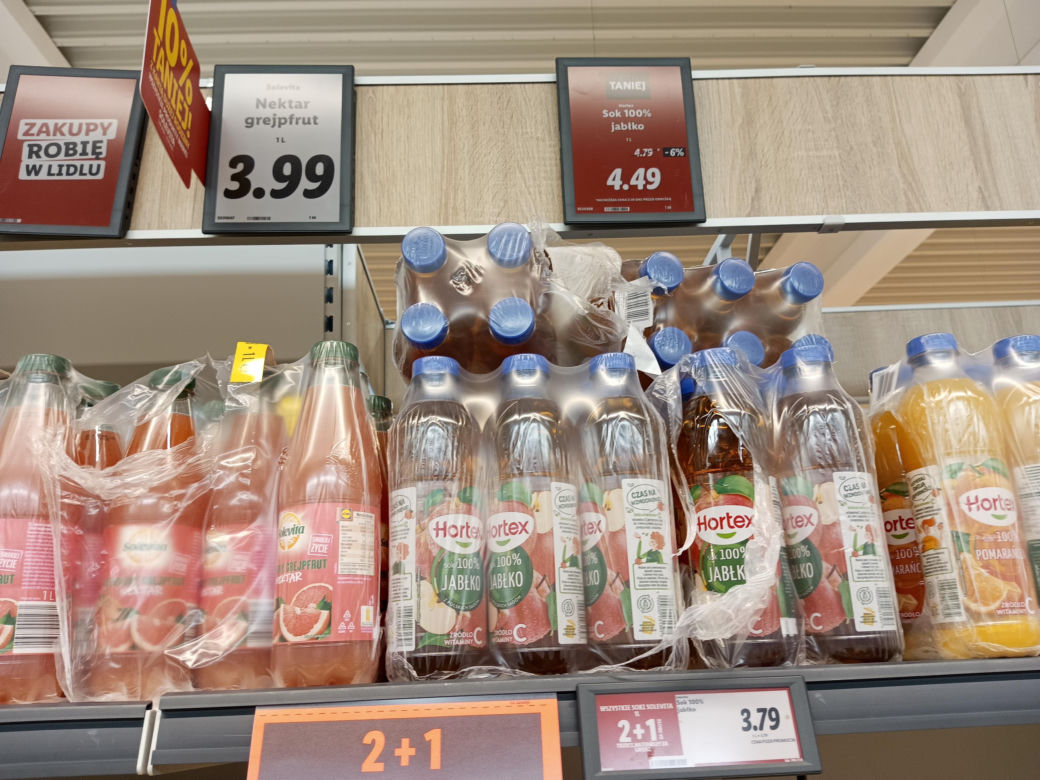 Porównaliśmy ceny w polskim i niemieckim markecie. Gdzie zarobimy tańsze zakupy na Wielkanoc? 