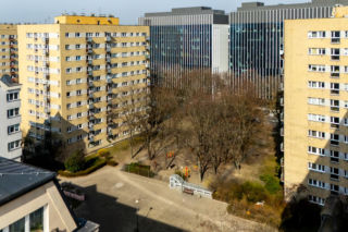 Za ciasno na nowy blok? Spokojnie, upchną. Drzewa się wytnie, plac zabaw usunie