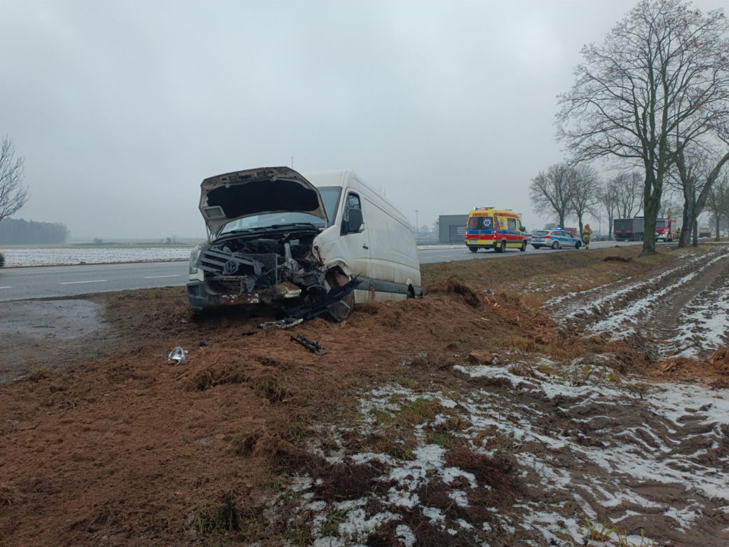 Kraksa pod Siedlcami! Zajechała drogę, bo się zagadała