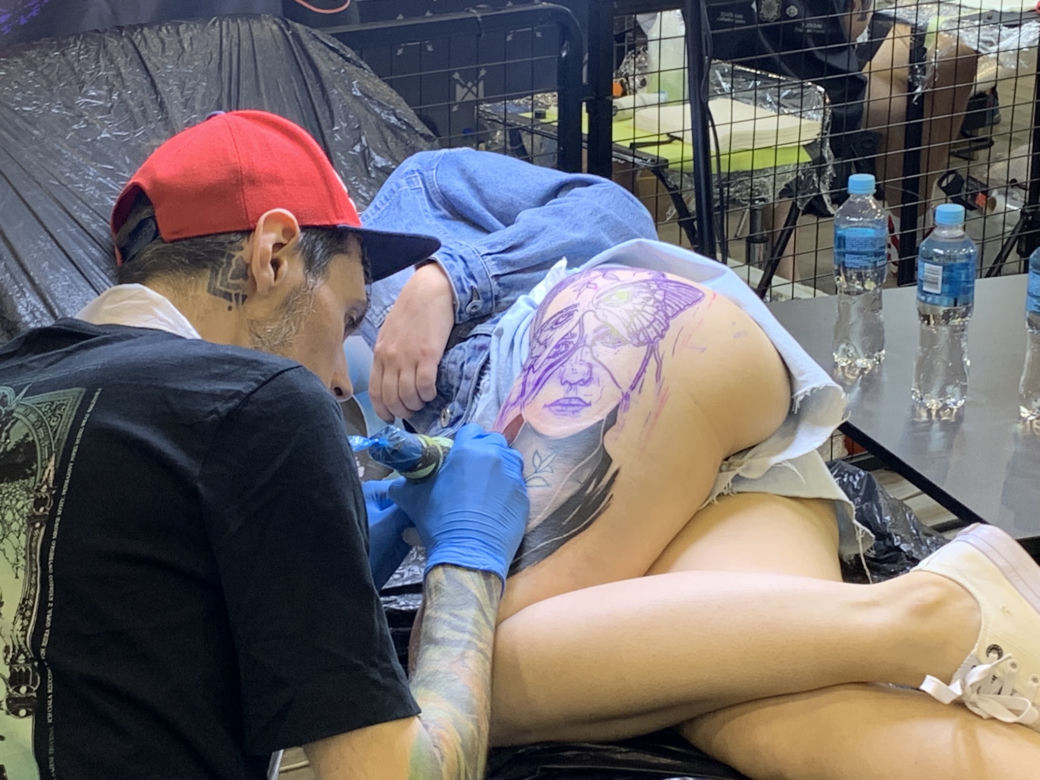 Tattoo Konwent Katowice 2022. Tatuatorzy tworzą piękne tatuaże