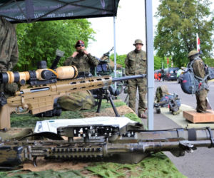 Piknik militarny przed Stadionem Śląskim