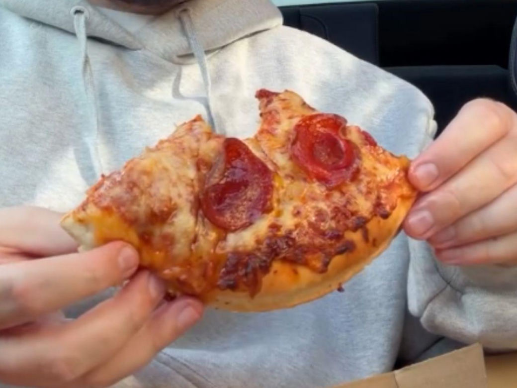 Książulo tłumaczy się z pizzy