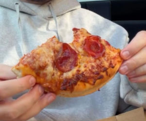 Książulo tłumaczy się z pizzy
